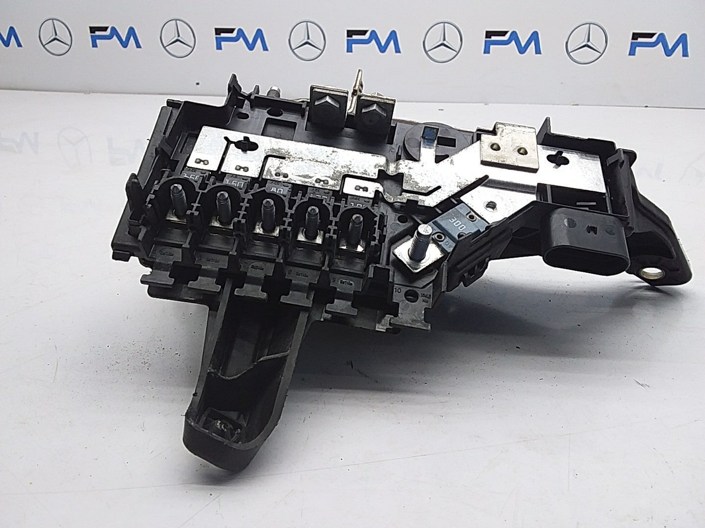 MERCEDES BENZ E-CLASS W213 FUSE BOX RELAY DISTRIBUTION BOX A2135403939 FMF45