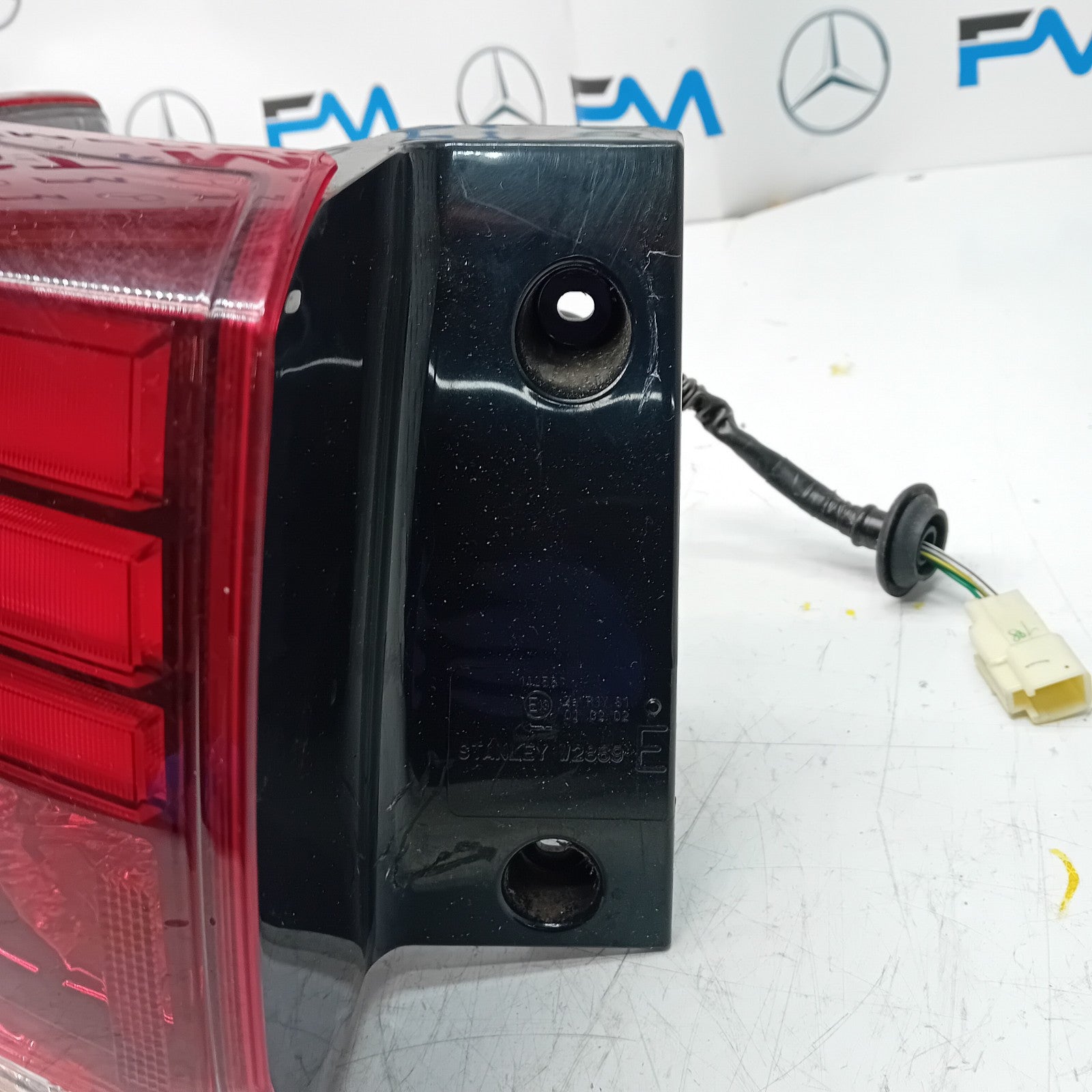 MITSUBISHI OUTLANDER MK3 2015-19 PASSENGER SIDE NS OUTER REAR TAIL LIGHT FMT140