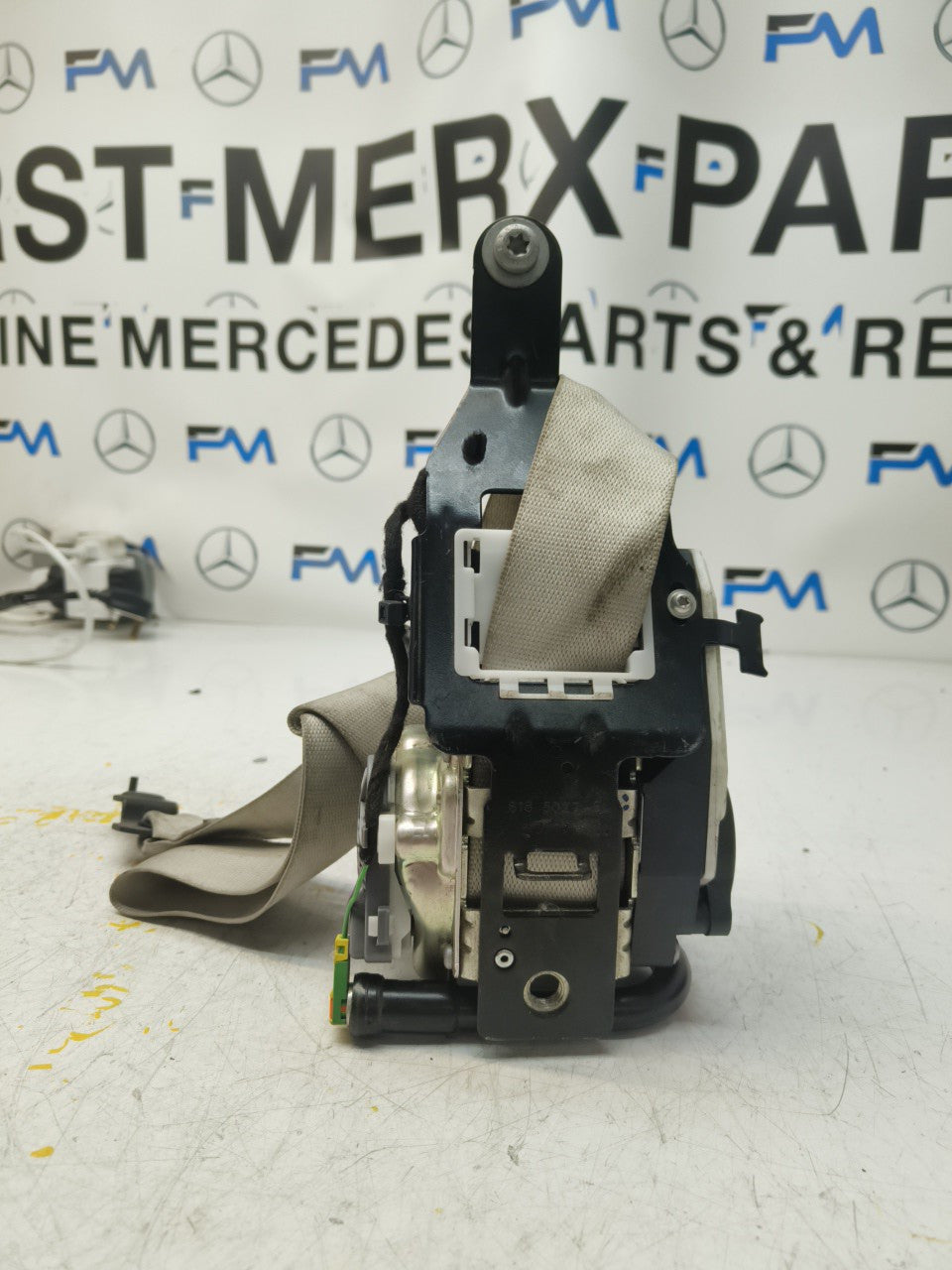 MERCEDES BENZ E-CLASS W212 DRIVER SIDE FRONT SEAT BELT A2128600886 OSF FMS42