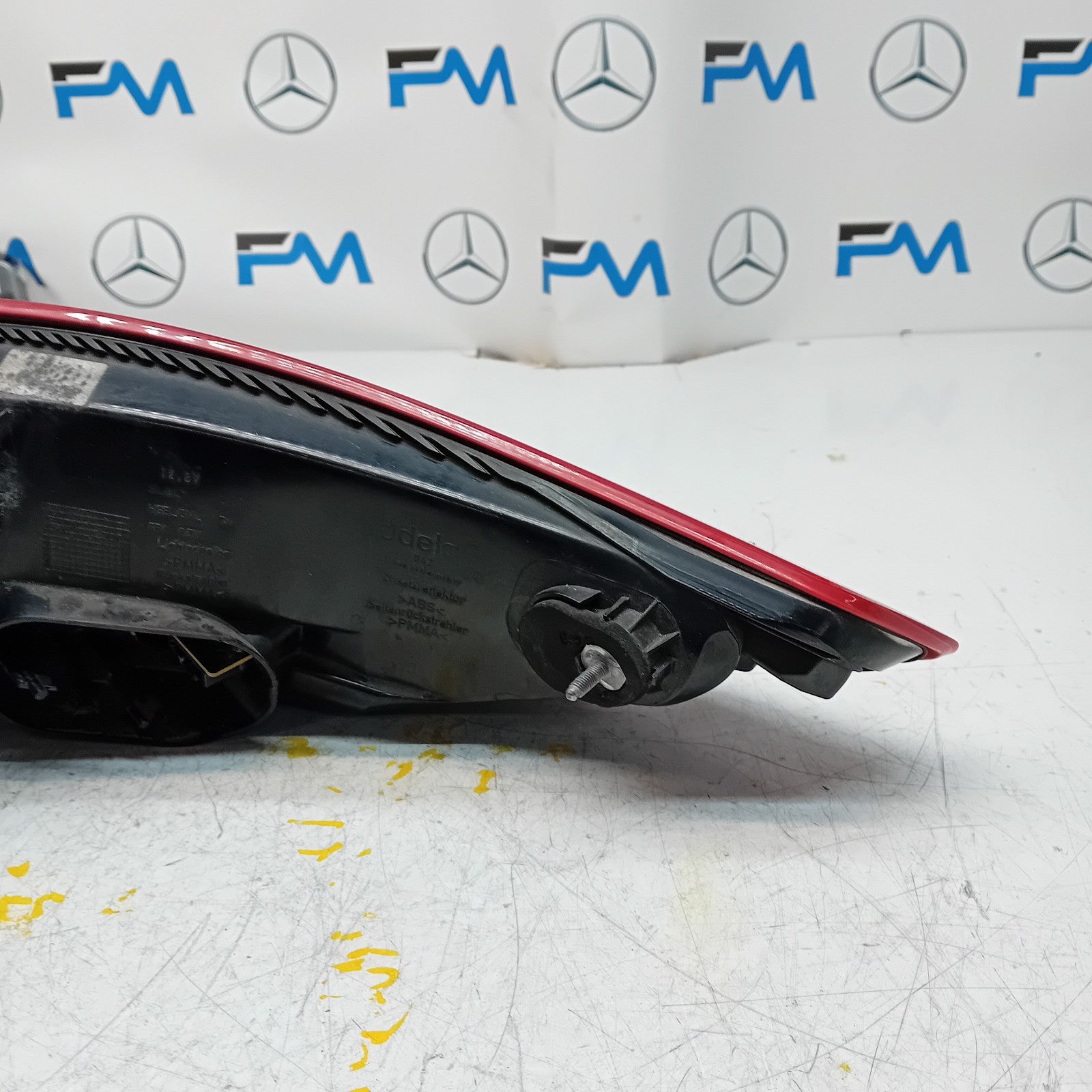 MERCEDES E-CLASS W207 COUPE PASSENGER SIDE NS REAR TAIL LIGHT A2079060158 FMT171