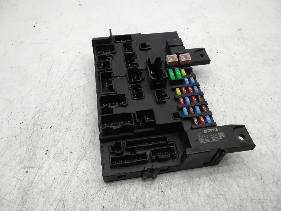 MITSUBISHI OUTLANDER FUSE RELAY  BOX  8637B687  FMF164