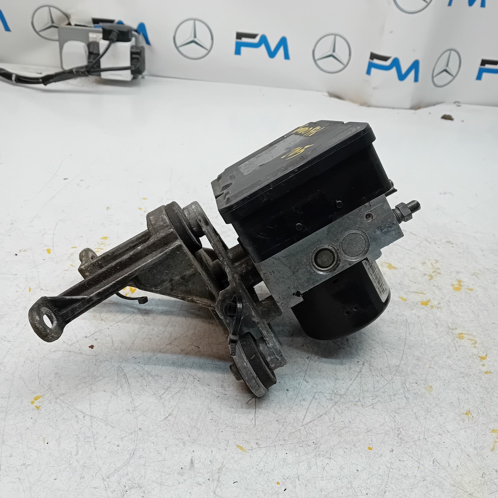 MERCEDES C-CLASS W205 ABS PUMP MODULE CONTROL UNIT A1729014100 FM00976