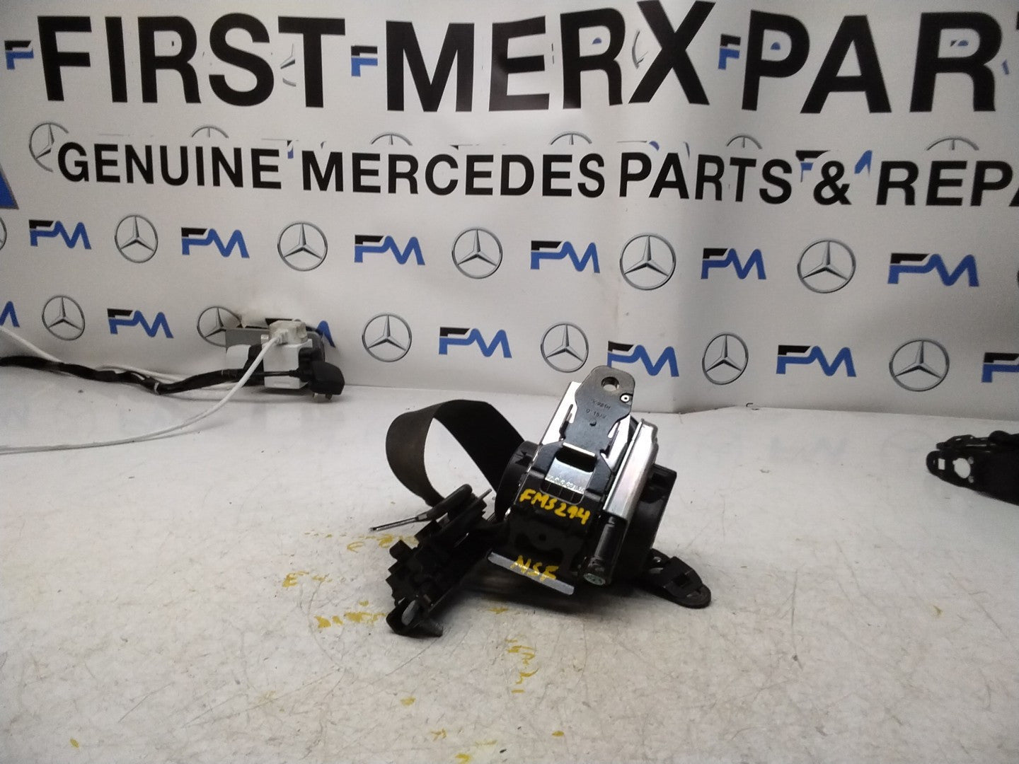 MERCEDES C CLASS SEAT BELT FRONT LEFT PASSENGER SIDE A2058600185 FMS294 NSF