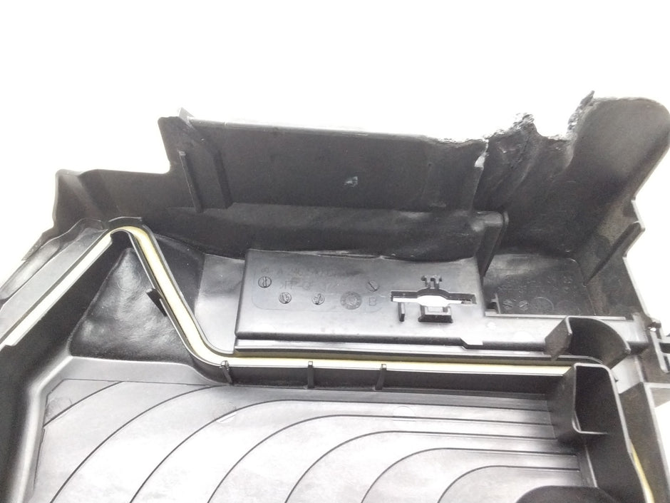 MERCEDES BENZ  B-CLASS  W246 FUSE RELAY  BOX LID A2465400182  FMF161 (DAMAGED) 