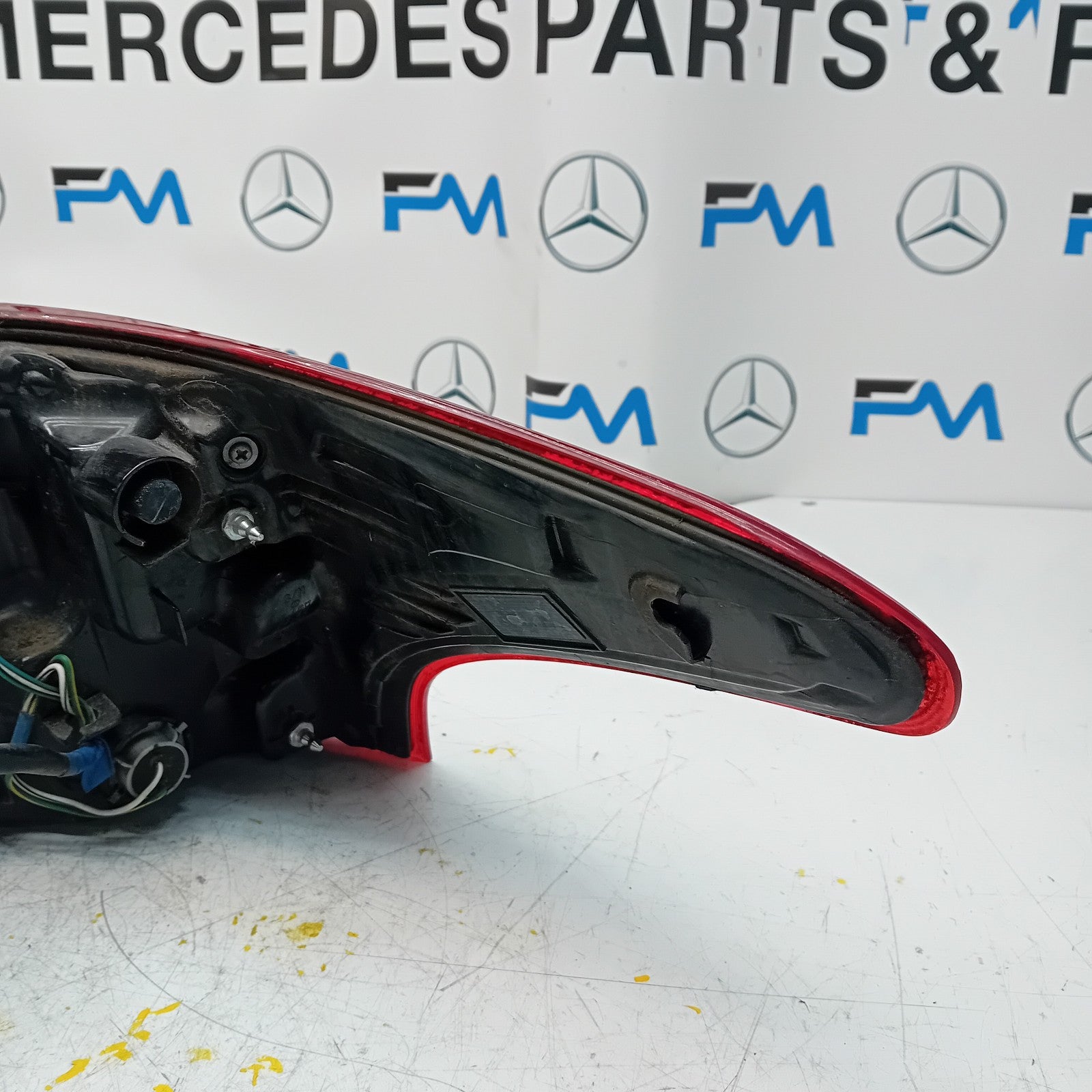 MITSUBISHI OUTLANDER MK3 2015-19 PASSENGER SIDE NS OUTER REAR TAIL LIGHT FMT135