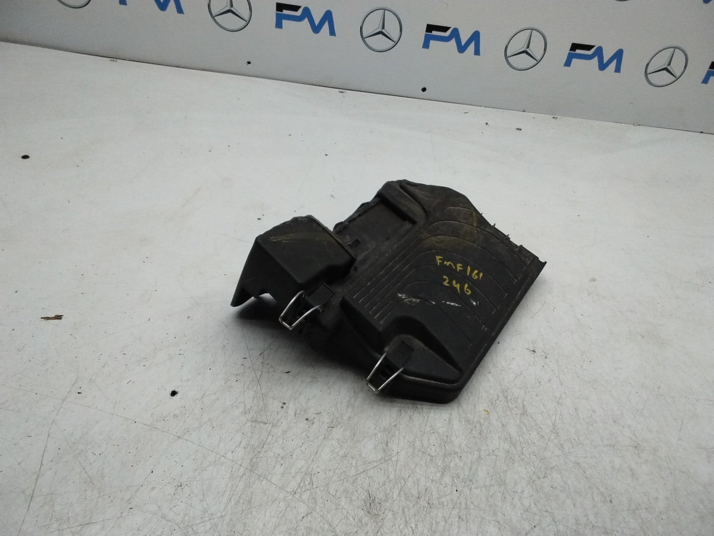 MERCEDES BENZ  B-CLASS  W246 FUSE RELAY  BOX LID A2465400182  FMF161 (DAMAGED) 