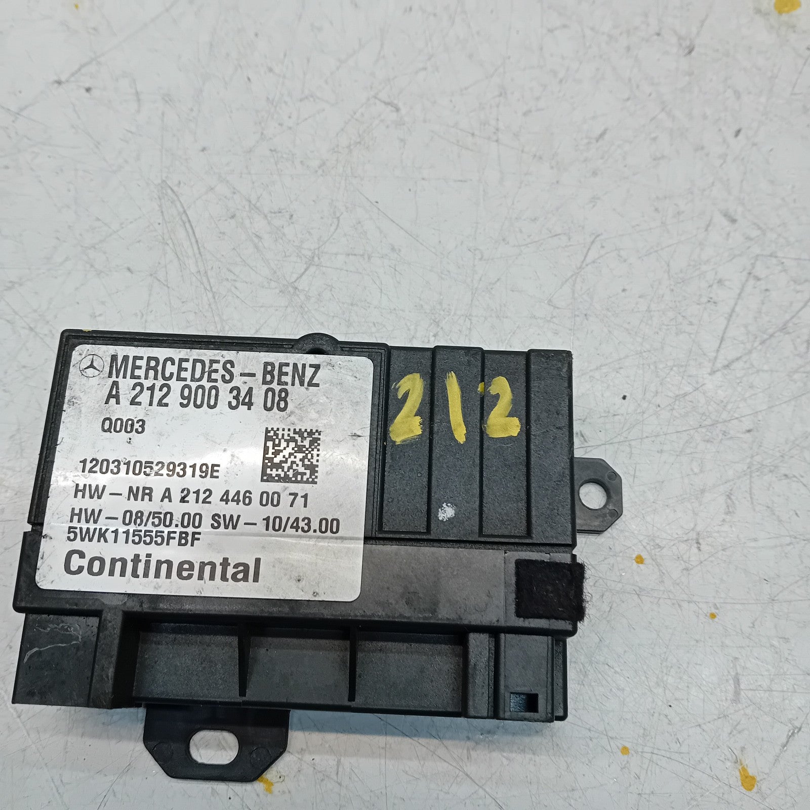 Mercedes  E-CLASS W212 Fuel Pump Module Control Unit A2129003408 FM00864