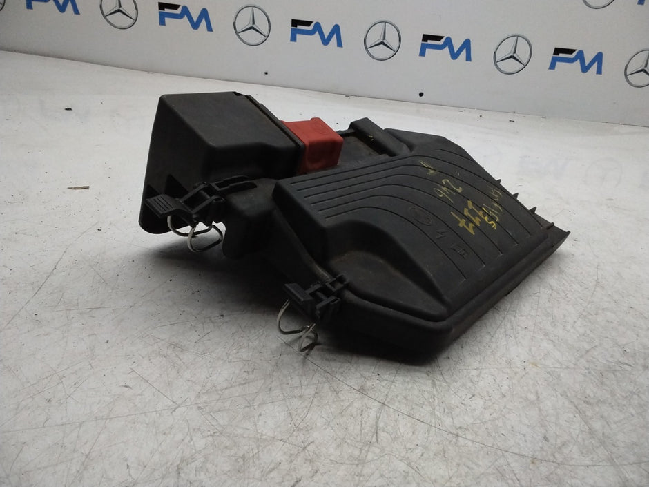MERCEDES BENZ  B-CLASS  W246 FUSE RELAY JUNCTION BOX LID A2465400182  FMF155