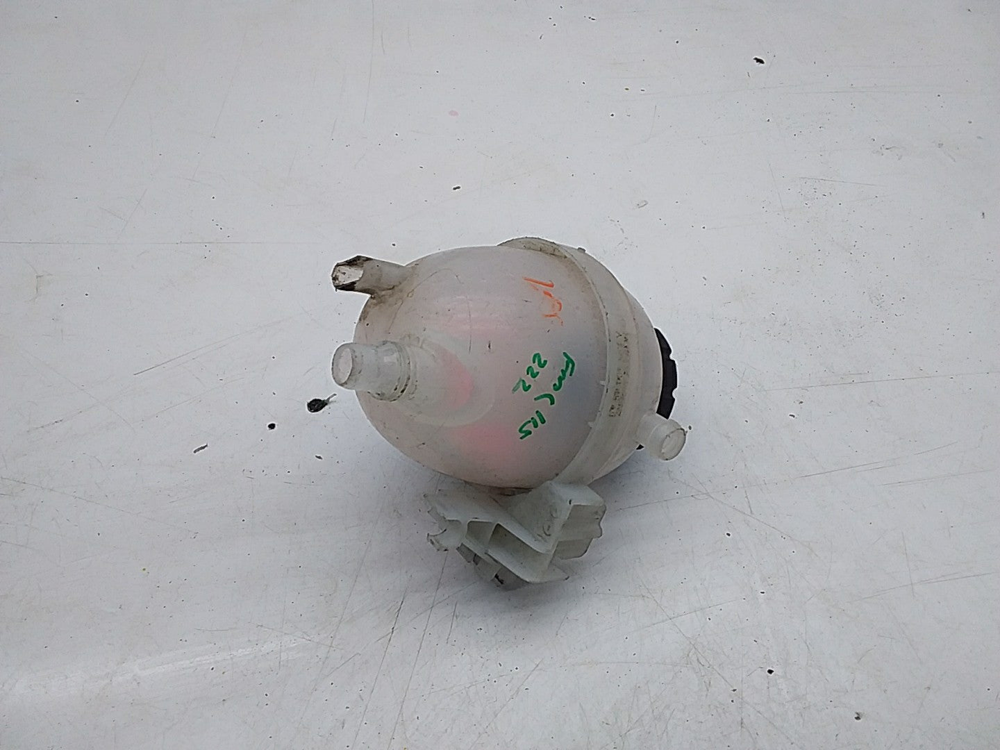 MERCEDES BENZ S-CLASS W222 COOLANT EXPANSION TANK 2014ONWARDS A2225000549 FMC115