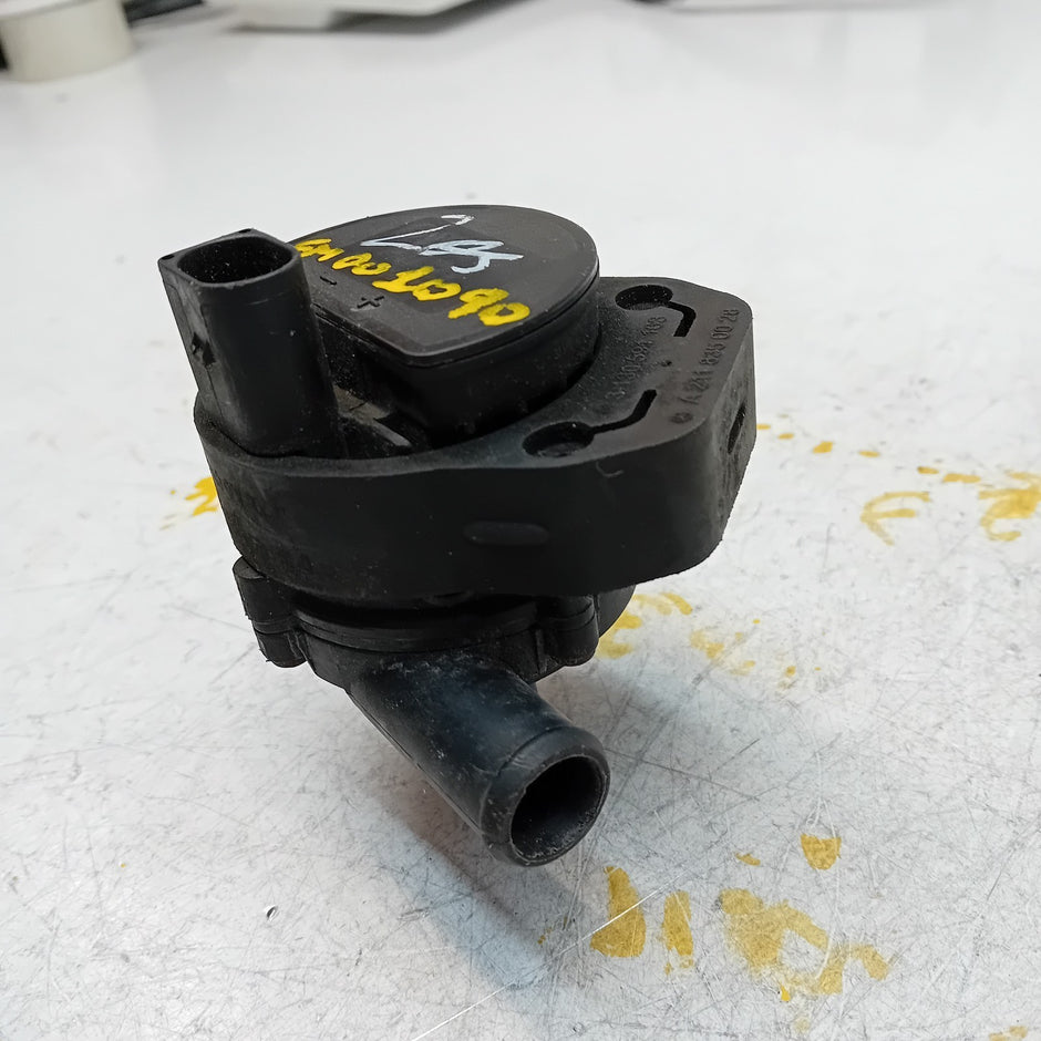 Mercedes C E-CLASS W211 ELECTRIC COOLANT WATER PUMP A2118350028 FM001090