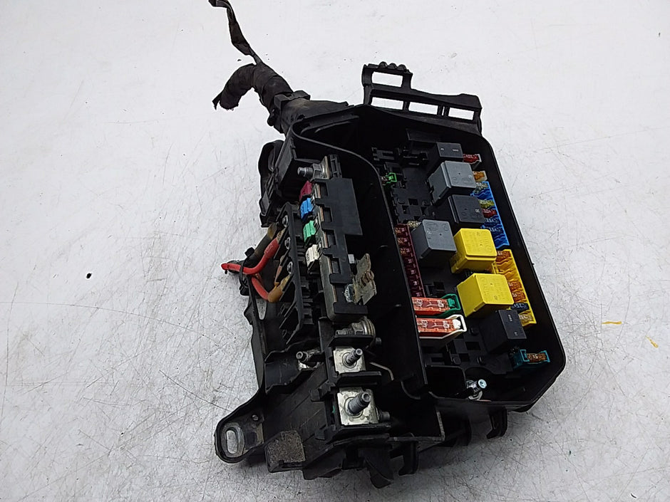 Mercedes B-CLASS  W246 Fuse Relay Junction Box  FMF147 A2469980601