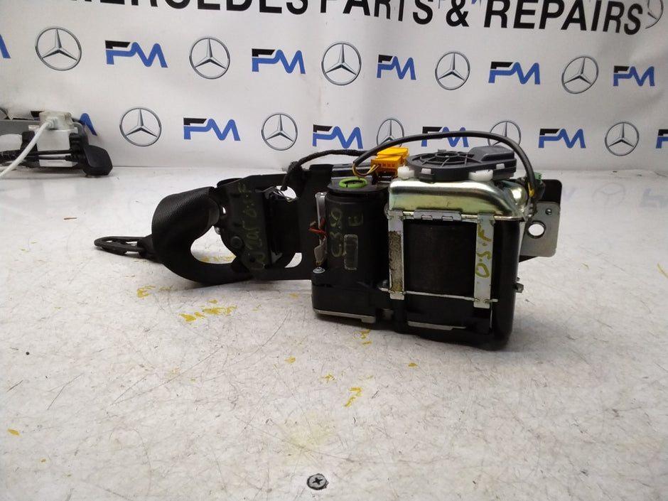 MERCEDES BENZ W205 C CLASS FRONT RIGHT SEAT BELT A2058606300 FMS343 OSF