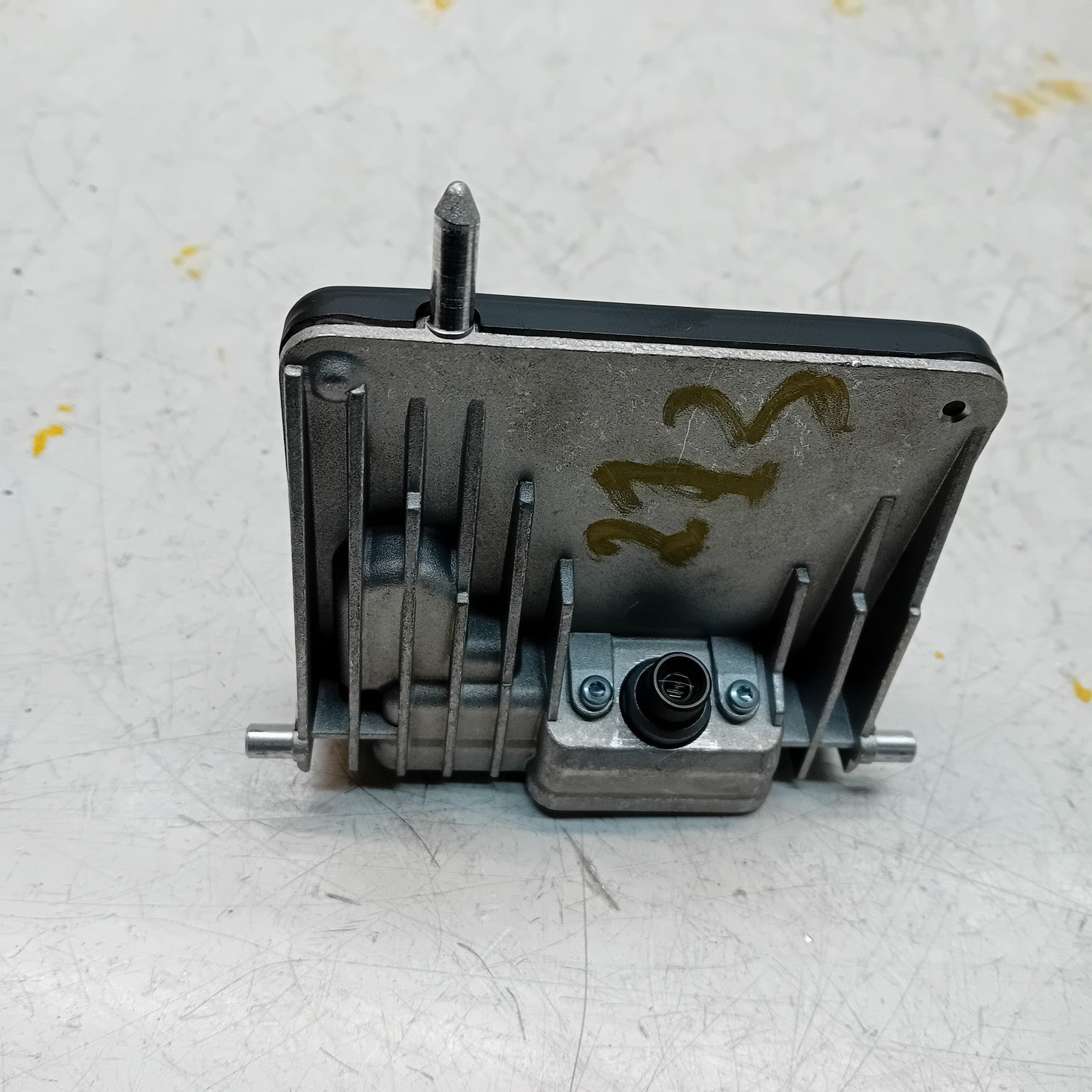 MERCEDES BENZ E-CLASS W213 FRONT WINDSHIELD CAMERA CONTROL A2139007211 FM00919