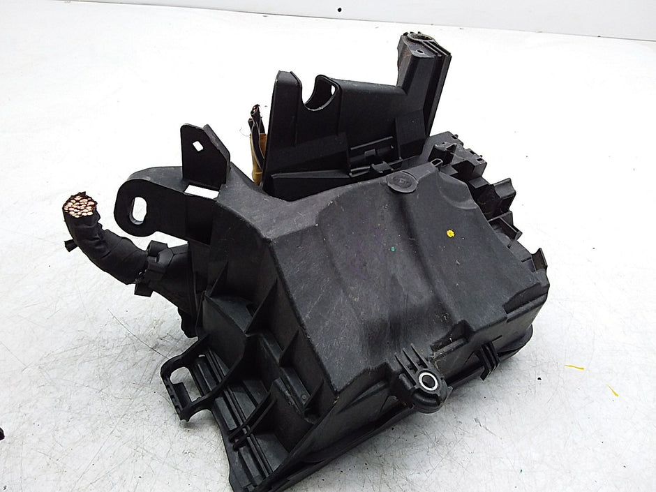 Mercedes B-CLASS  W246 Fuse Relay Junction Box  FMF150 A2469980601