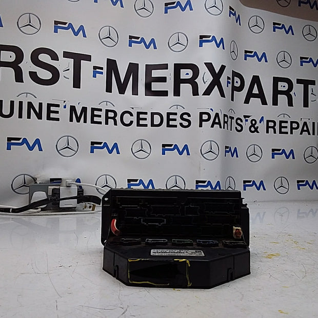 Mercedes E-CLASS W212 Fuse  Box RELAY A2129005812 FMF92 (DAMAGED)