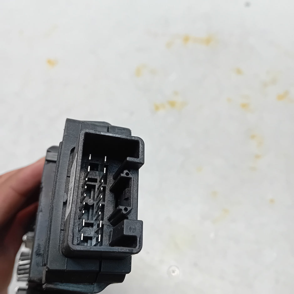 MERCEDES BENZ E-CLASS W213 2016 SUNROOF MOTOR  A2139062104 FM00940