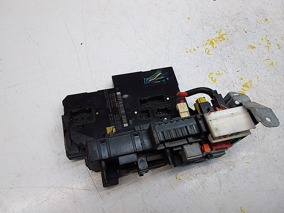 MERCEDES C-CLASS W204  FUSE  BOX RELAY A2049005003 FMF104