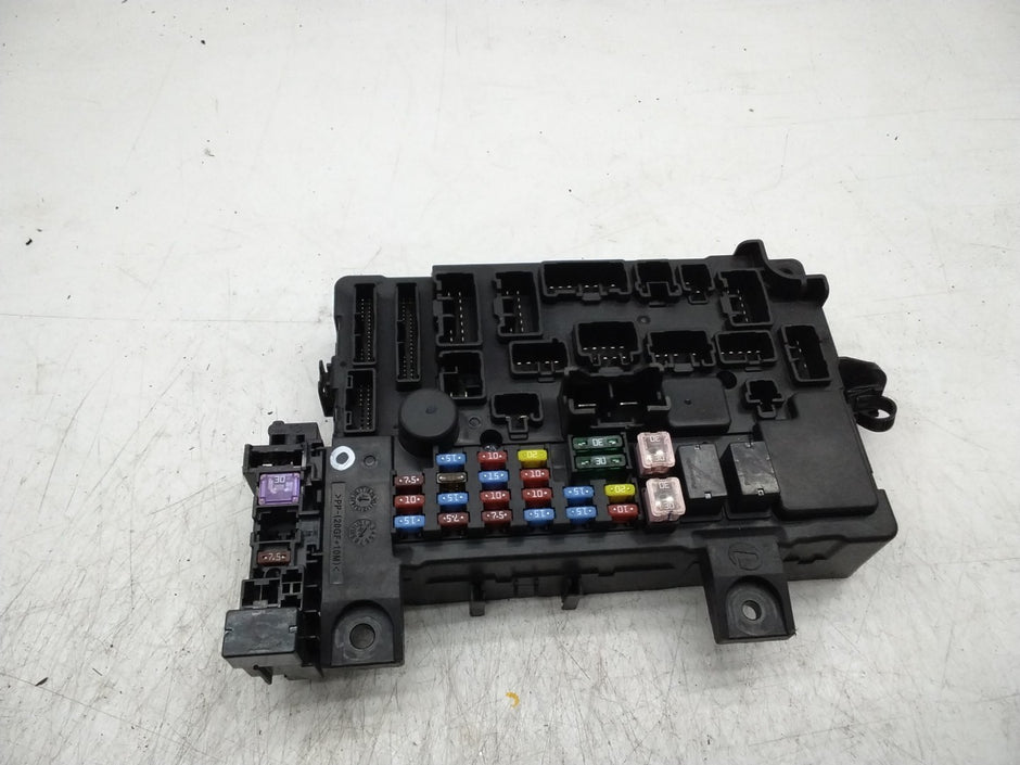 MITSUBISHI OUTLANDER FUSE RELAY  BOX  8637A869  FMF166
