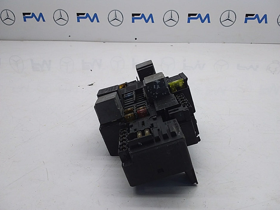 MERCEDES E CLASS FUSE RELAY BOX A2139062202 W213 2016 ONWARDS FMF54