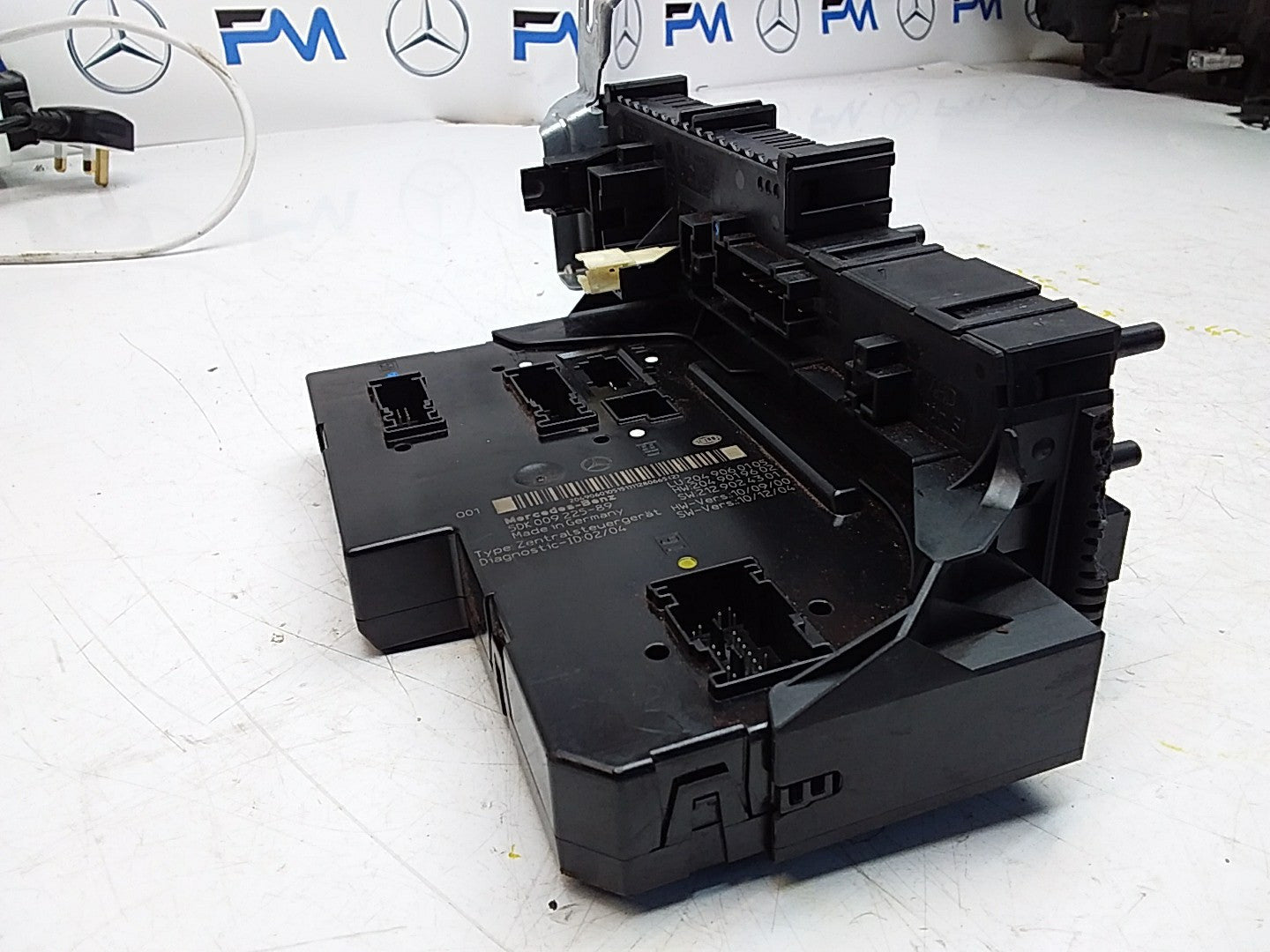 MERCEDES C-CLASS W204  FUSE  BOX RELAY A2049060105 FMF103
