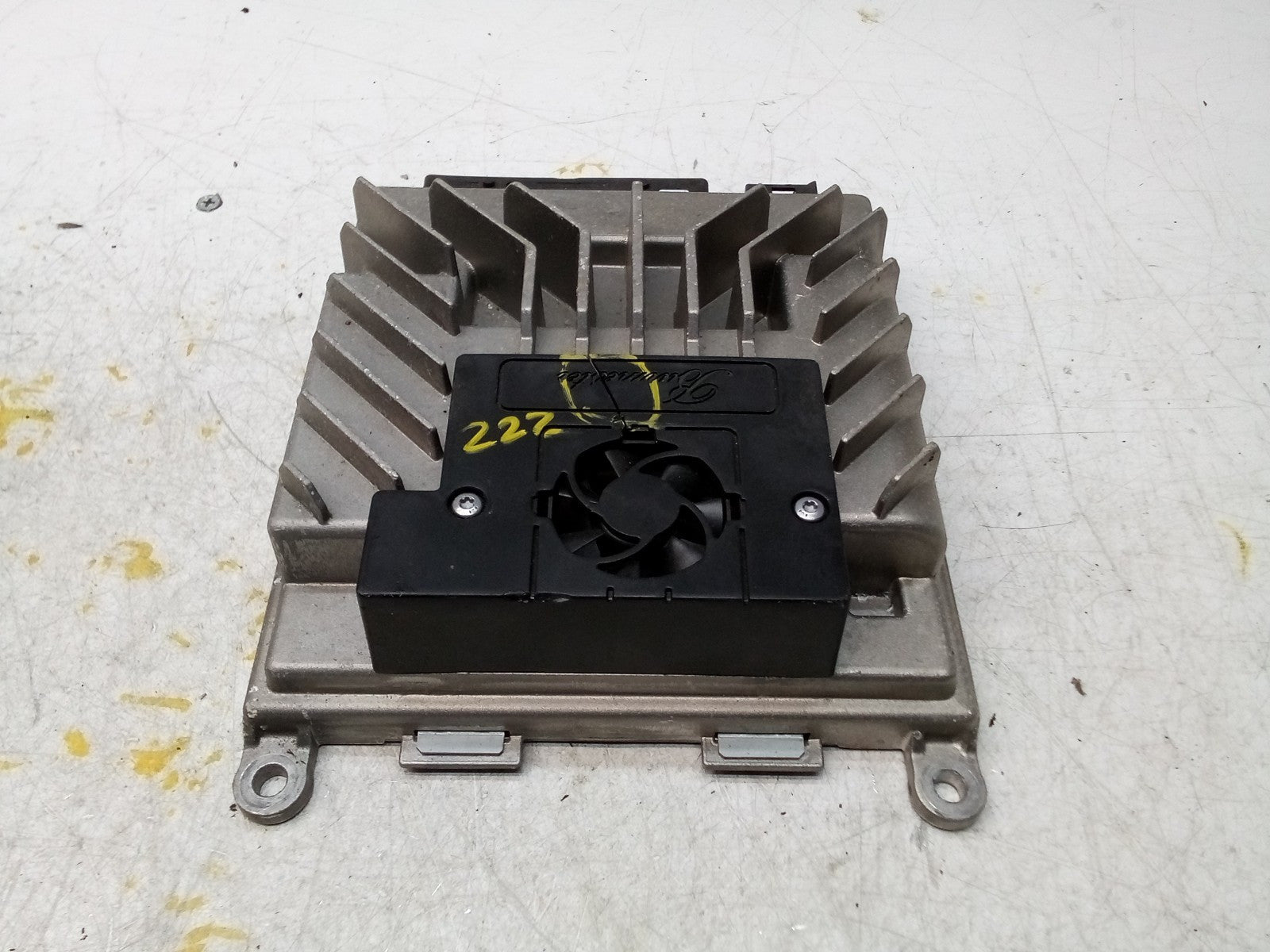 MERCEDES BENZ S-CLASS W222 PREMIUM SOUND SYSTEM AMPLIFIER A2229006514 FM00801
