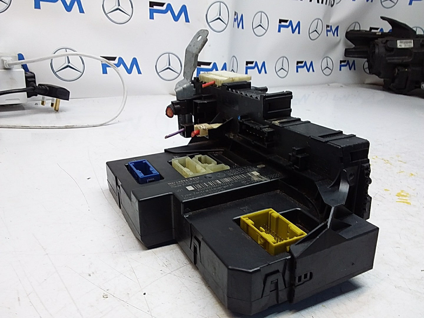 Mercedes C-CLASS W204 Fuse Box RELAY  A2045451869 FMF106