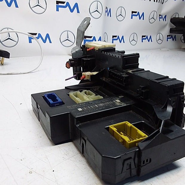 Mercedes C-CLASS W204 Fuse Box RELAY  A2045451869 FMF106