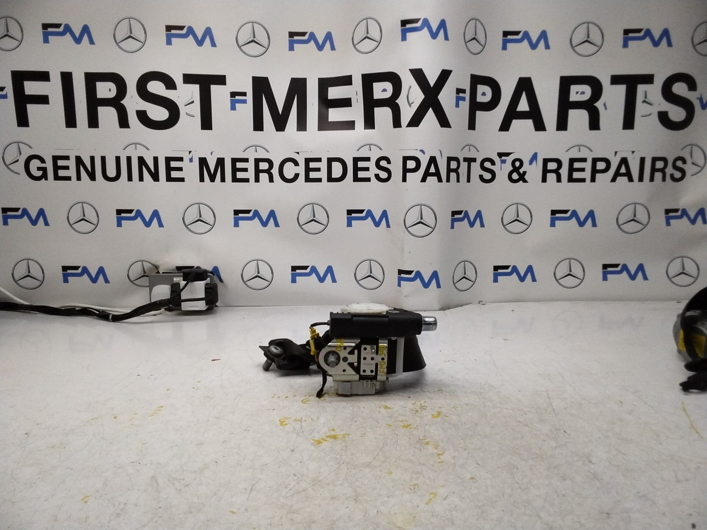 MERCEDES BENZ R CLASS W251 REAR RIGHT HAND SIDE SEAT BELT A2518608085 FMS393 OSR