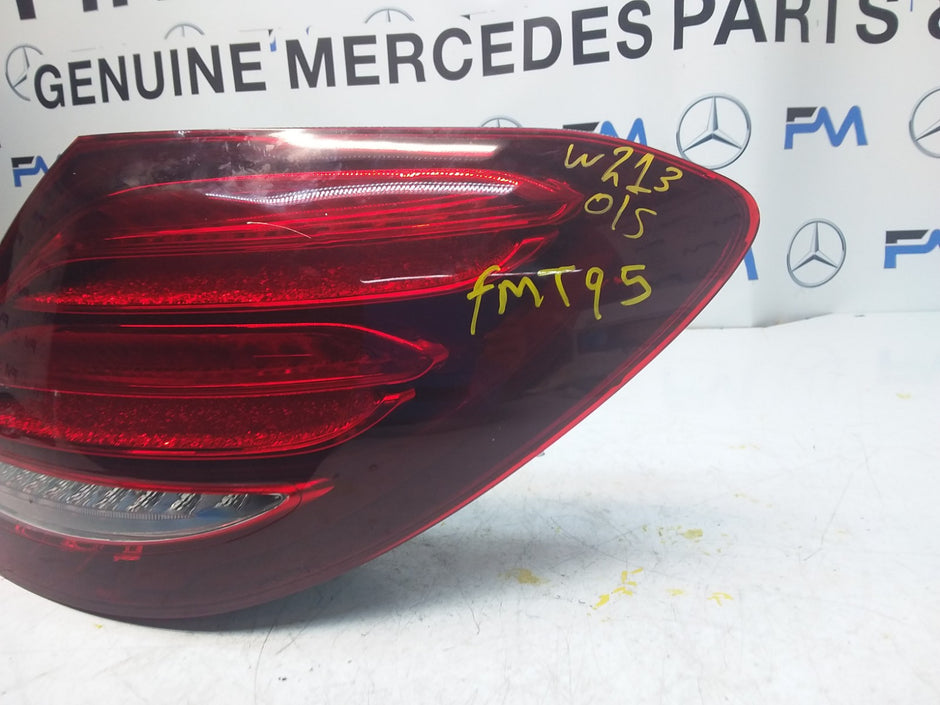 MERCEDES E-CLAZZ W213 DRIVER SIDE OS REAR TAIL LIGHT FMT95