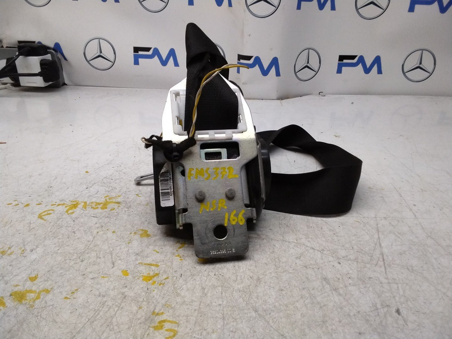 MERCEDES BENZ GLE W166 SIDE REAR SEAT BELT A1668603185 FMS372 NSR