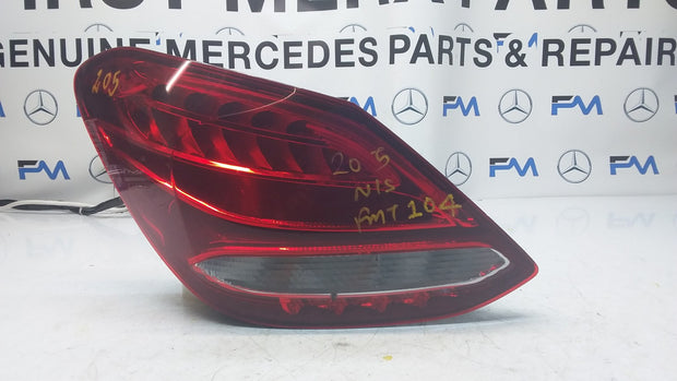 MERCEDES C-CLASS W205 PASSENGER SIDE NS REAR TAIL LIGHT A2059061157 2016 FMT104