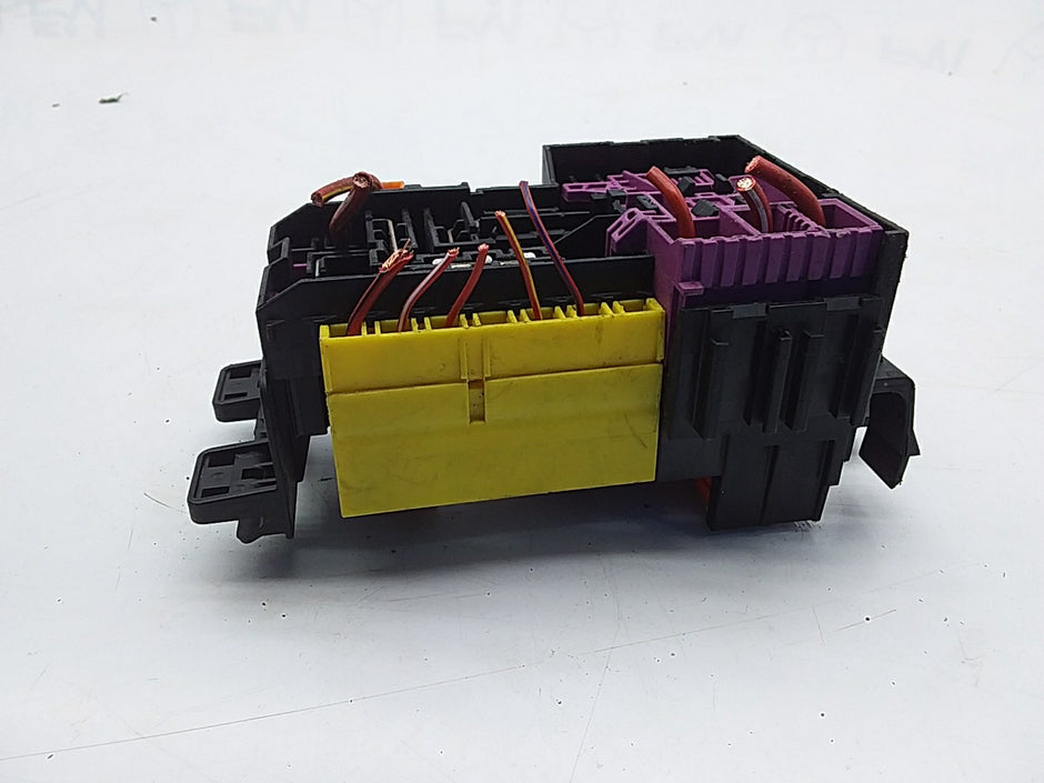 MERCEDES C CLASS FUSE RELAY BOX A2059067200 W205 2014 - 2021 FMF25