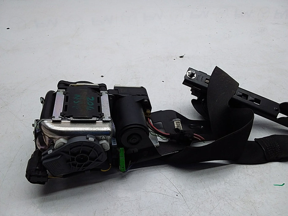 MERCEDES C-CLASS W204 SEAT BELT FRONT LEFT PASSENGER SIDE A2048602385 FMS218 NSF