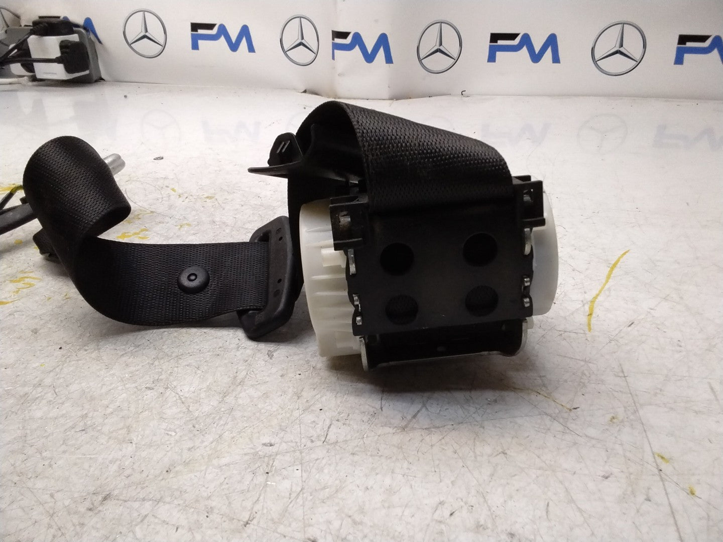 MERCEDES S CLASS W222 SEAT BELT CENTER MIDDLE REAR A2228601085 FMS665 