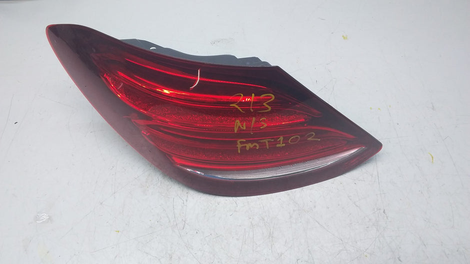 MERCEDES E-CLASS W213 PASSENGER SIDE NS REAR TAIL LIGHT 2016 FMT102