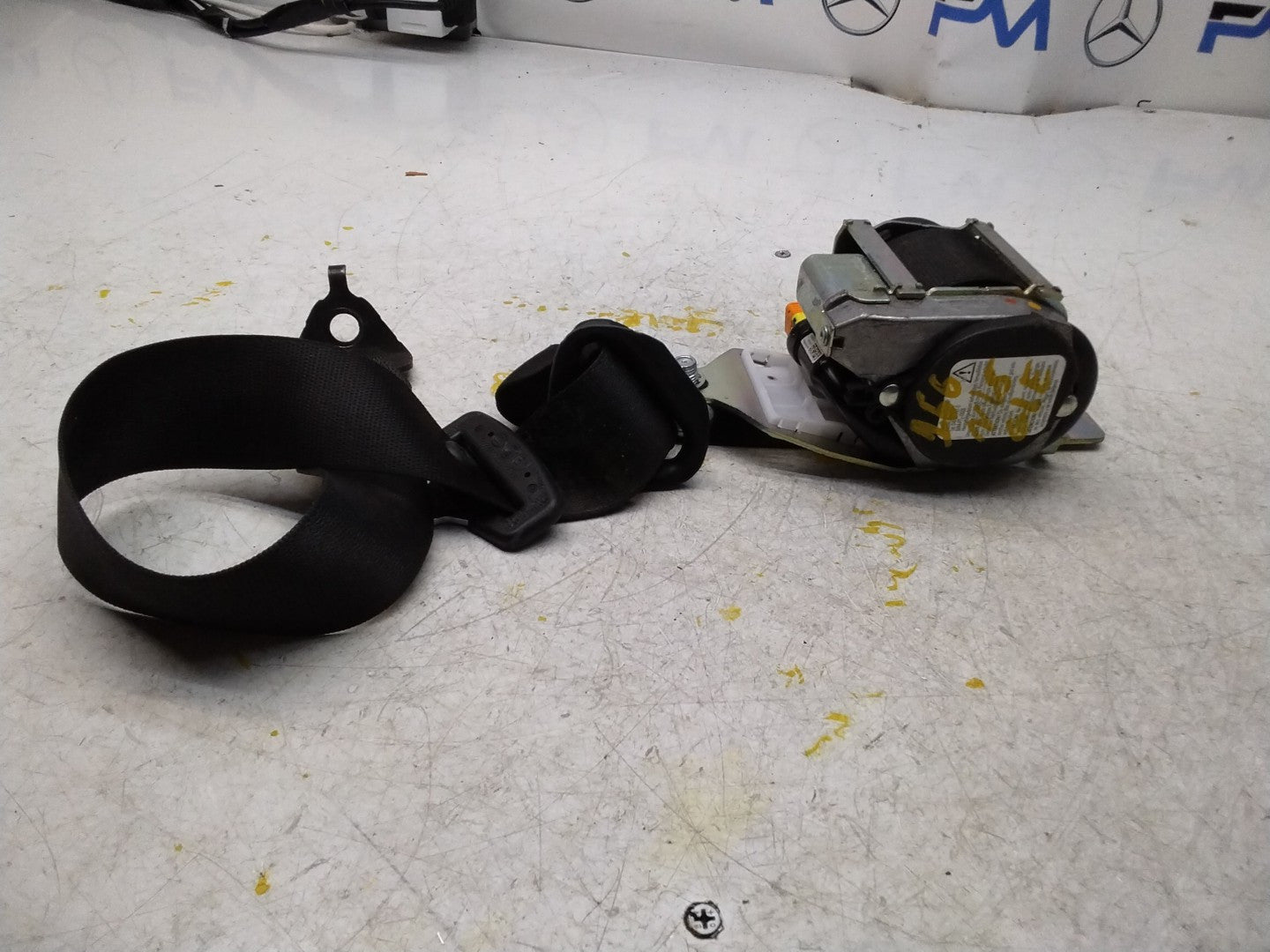 MERCEDES BENZ GLE W166 SIDE REAR SEAT BELT A1668603185 FMS371 NSR