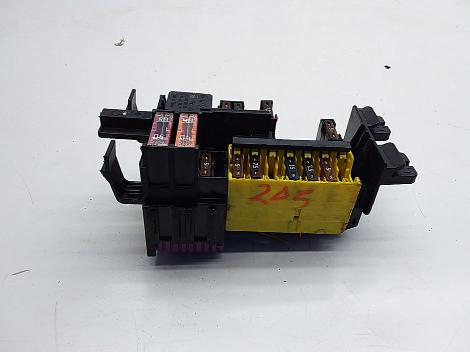 MERCEDES C CLASS FUSE RELAY BOX A2059067200 W205 2014 -2021 FMF11