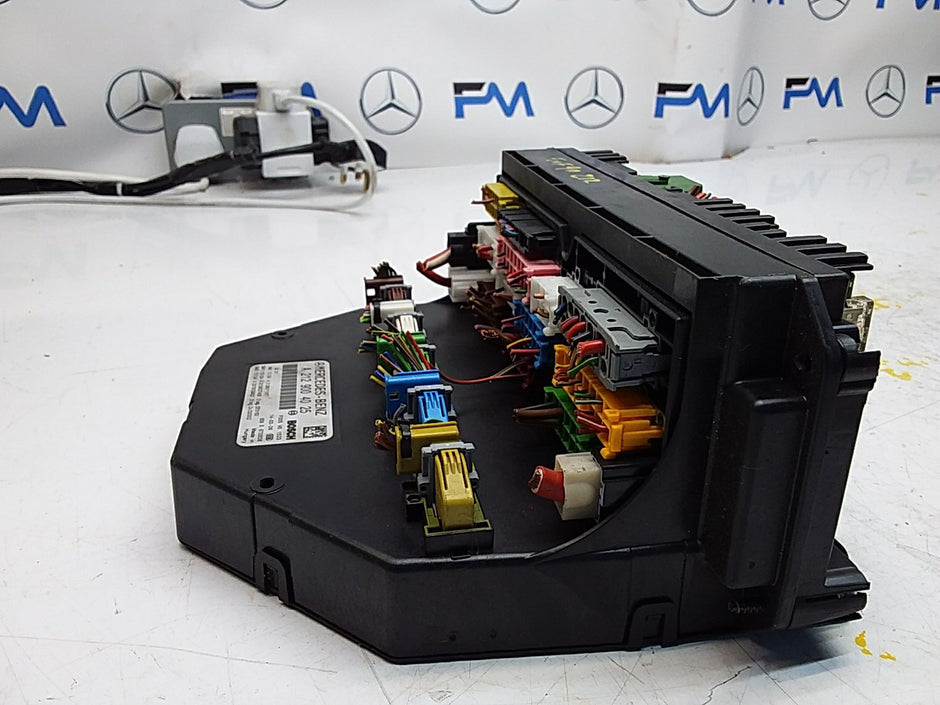 Mercedes E-CLASS W212 Fuse  Box RELAY A2129004025 FMF90