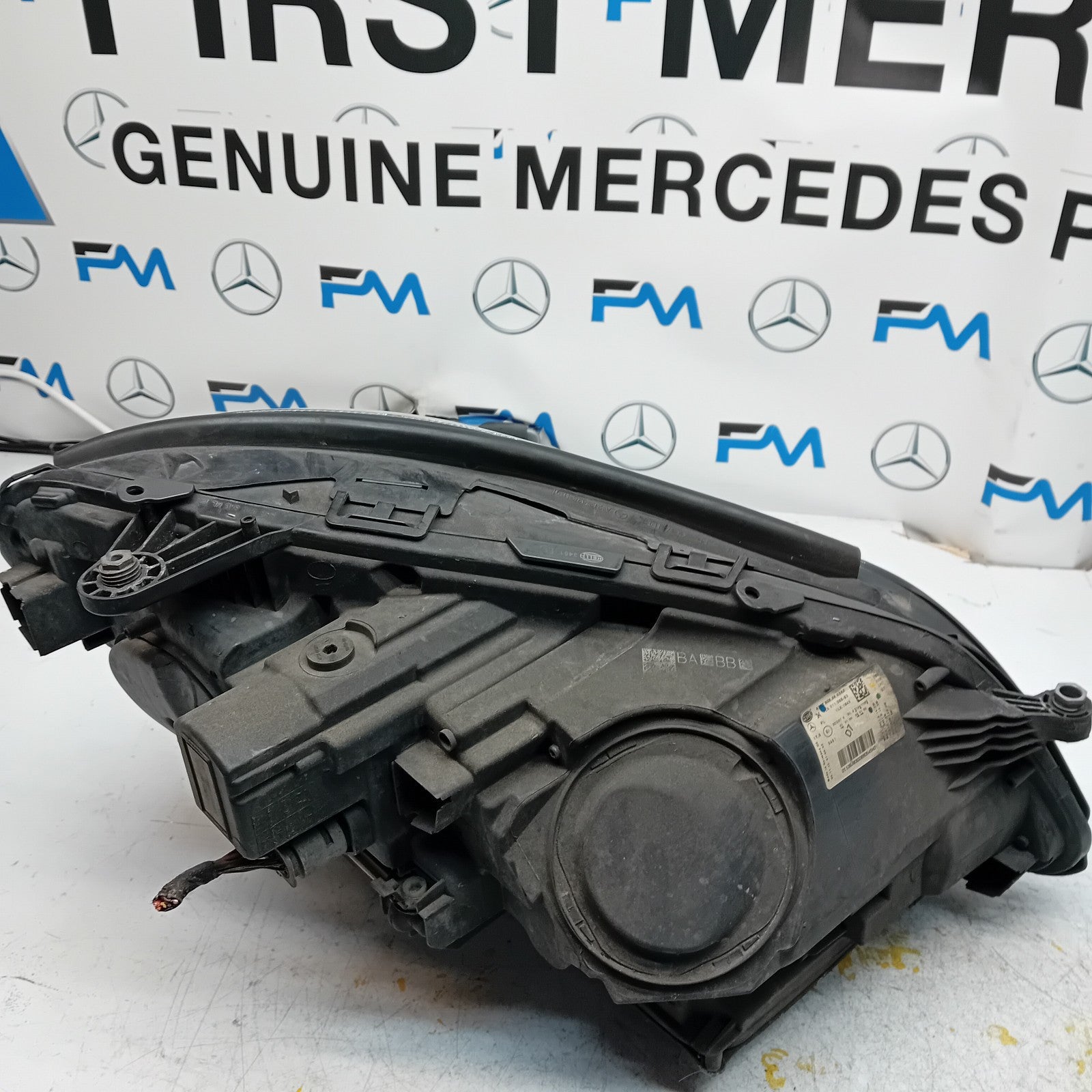 MERCEDES E-CLASS W212 HEADLIGHT PASSENGER NS LEFT A2129062903 2015 FMH176