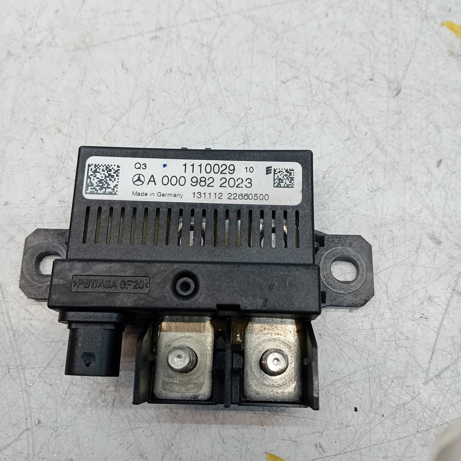 MERCEDES  SPRINTER W906 BATTERY RELAY MODULE A0009822023 FM00866