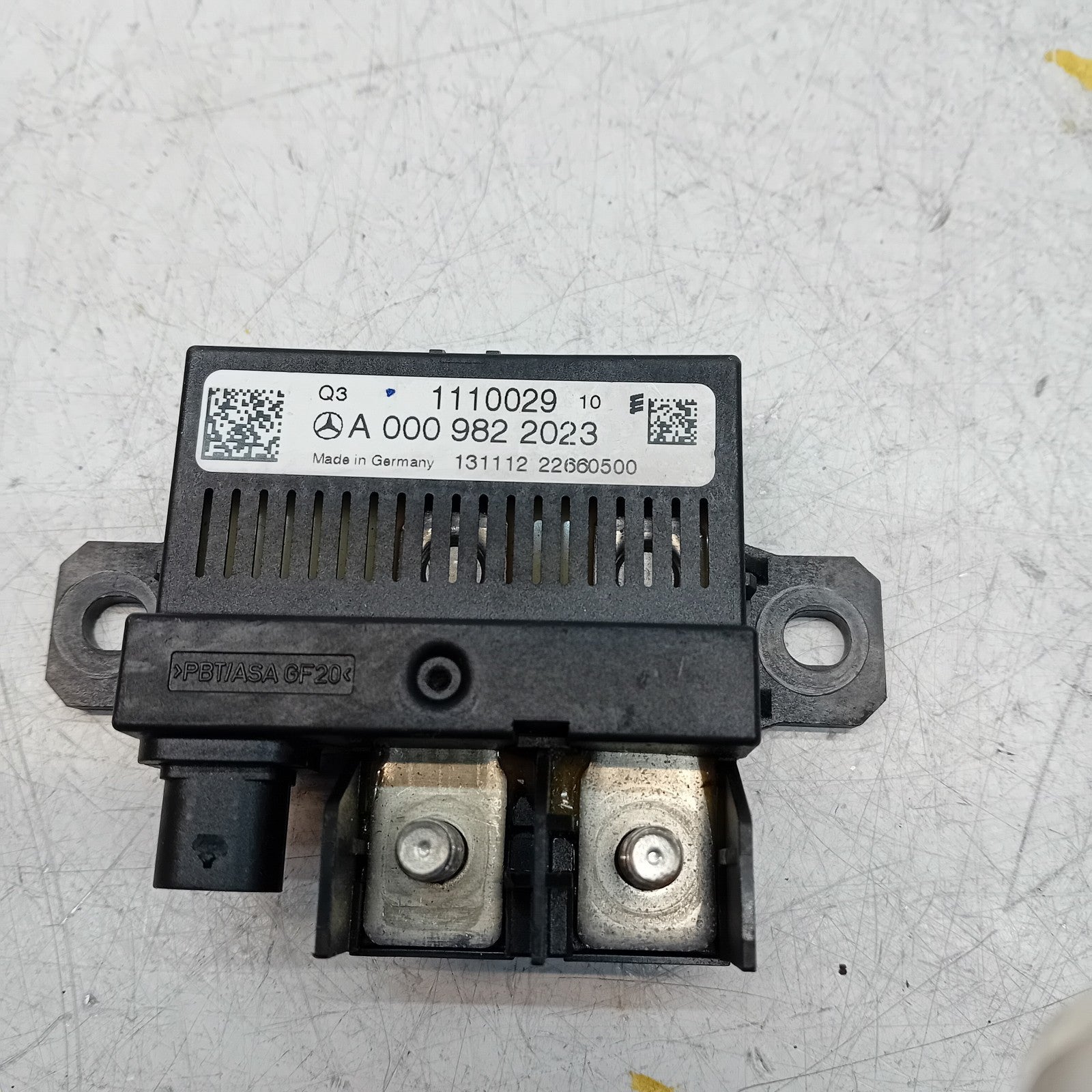 MERCEDES  SPRINTER W906 BATTERY RELAY MODULE A0009822023 FM00866