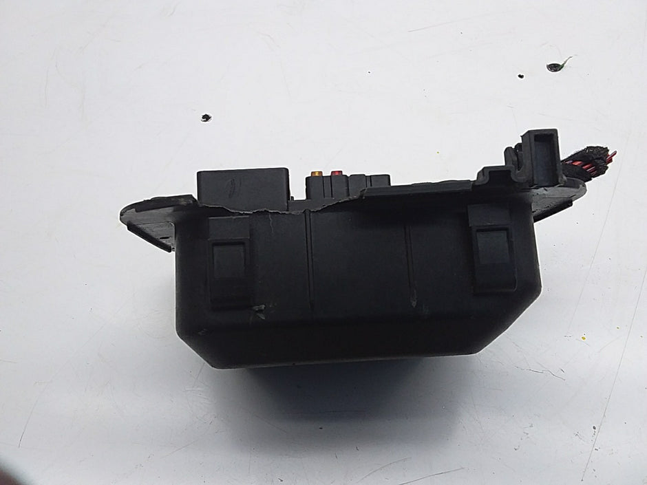 2017/2023 MERCEDES-BENZ E CLASS W213  FUSE BOX  A2135403038 FMF27