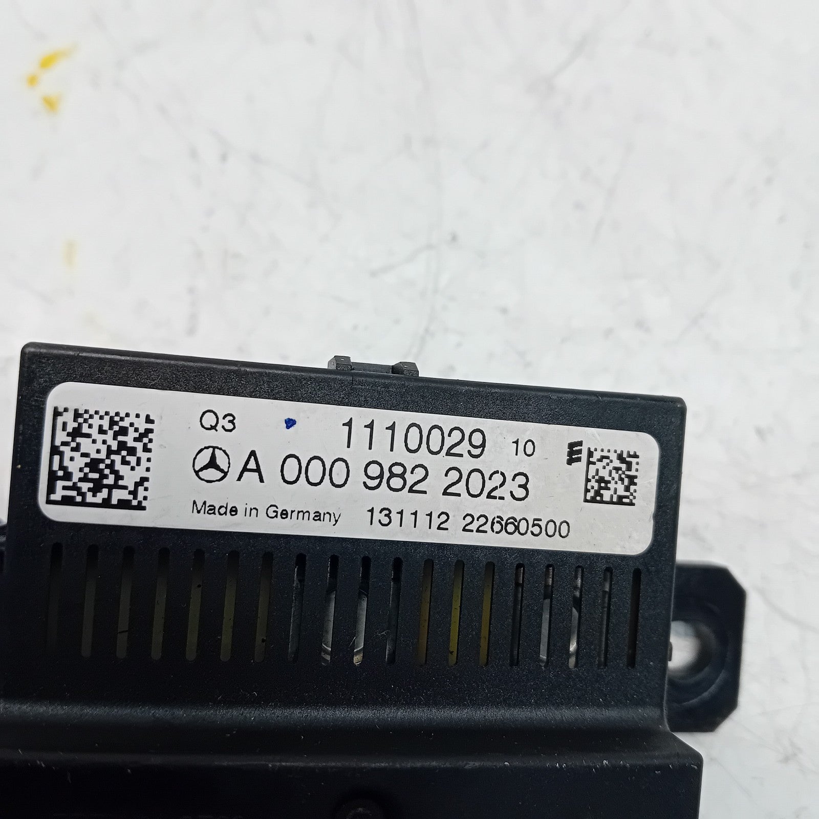 MERCEDES  SPRINTER W906 BATTERY RELAY MODULE A0009822023 FM00866