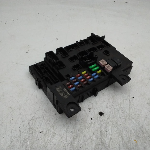 MITSUBISHI OUTLANDER FUSE RELAY  BOX  8637B687  FMF164