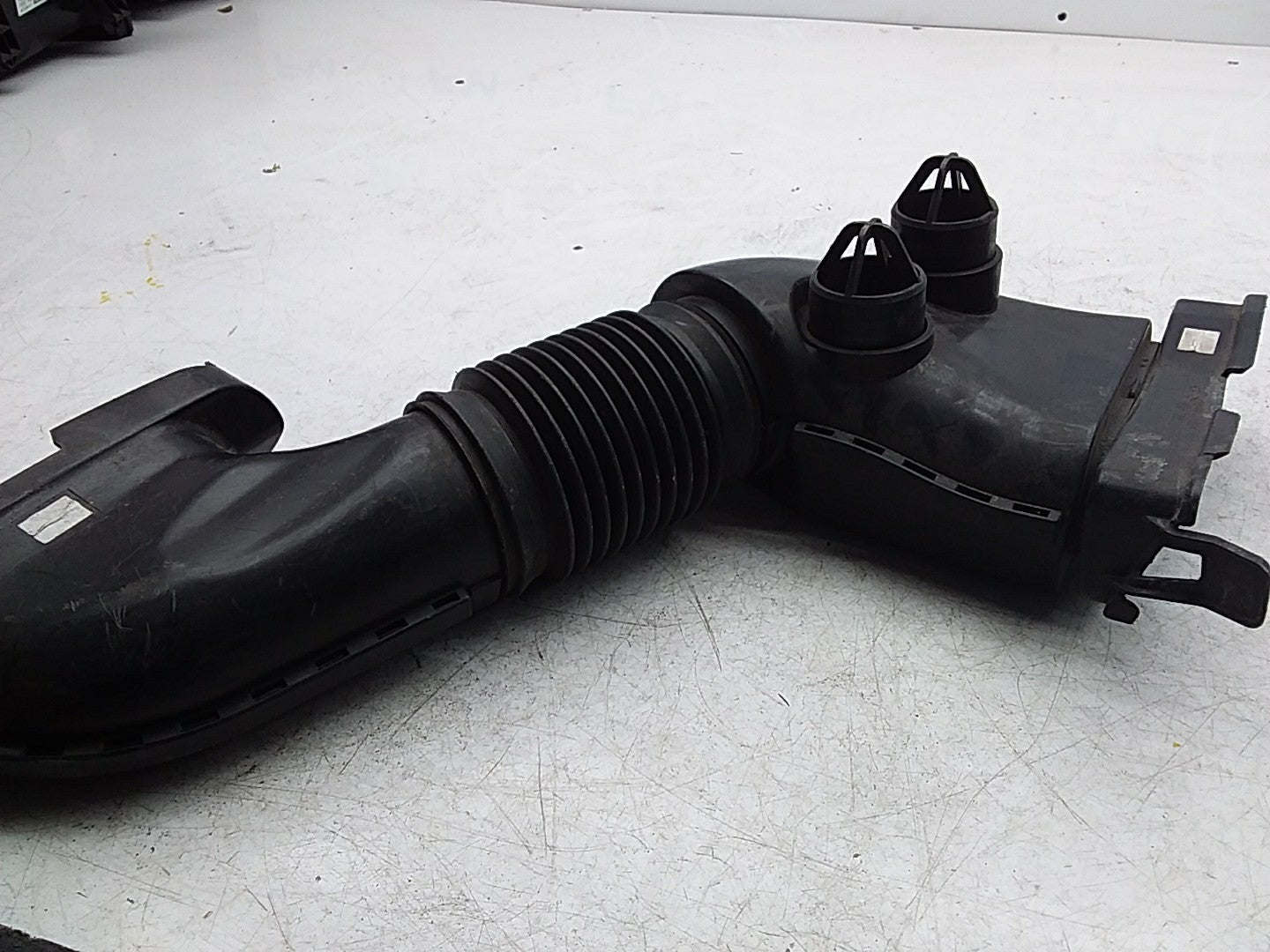 MERCEDES BENZ E-CLASS W213 AIR INTAKE TUBE A640940097 FMI25