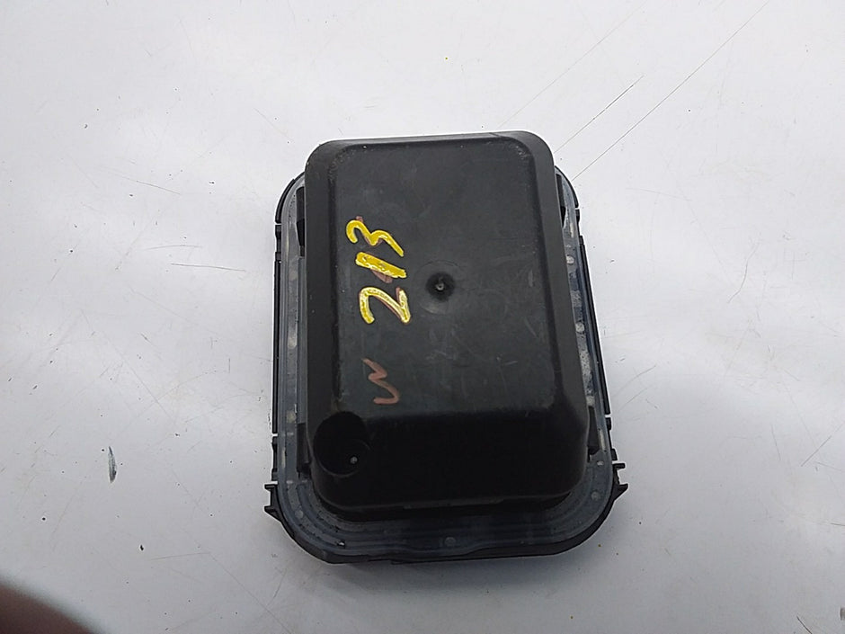 2017/2023 MERCEDES-BENZ E CLASS W213  FUSE BOX  A2135403038 FMF31