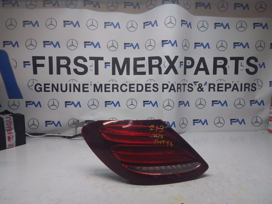 MERCEDES E-CLASS W213 2017 REAR PASSENGER N/S TAIL LIGHT A2139067900 FMT94