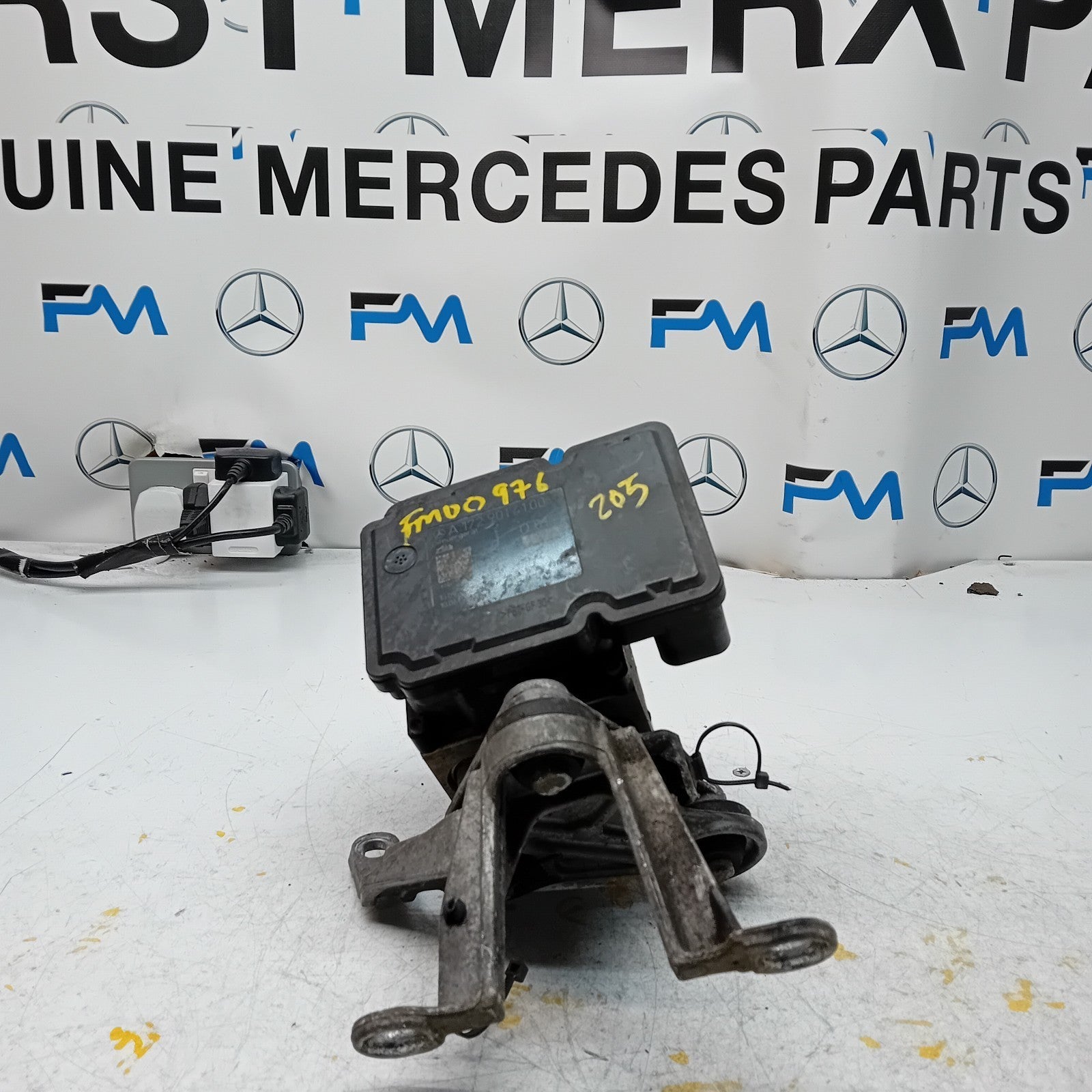 MERCEDES C-CLASS W205 ABS PUMP MODULE CONTROL UNIT A1729014100 FM00976