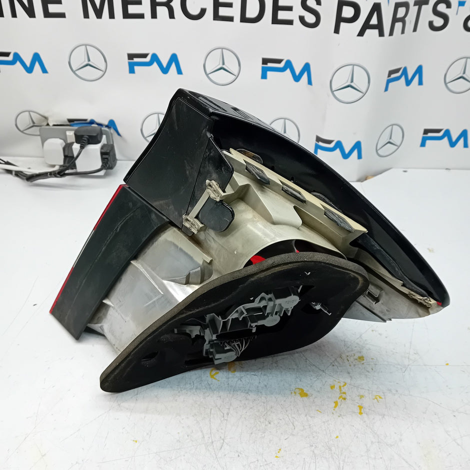 MERCEDES CLC W203 2009 PASSENGER SIDE NS REAR TAIL LIGHT A2038205164 FMT160