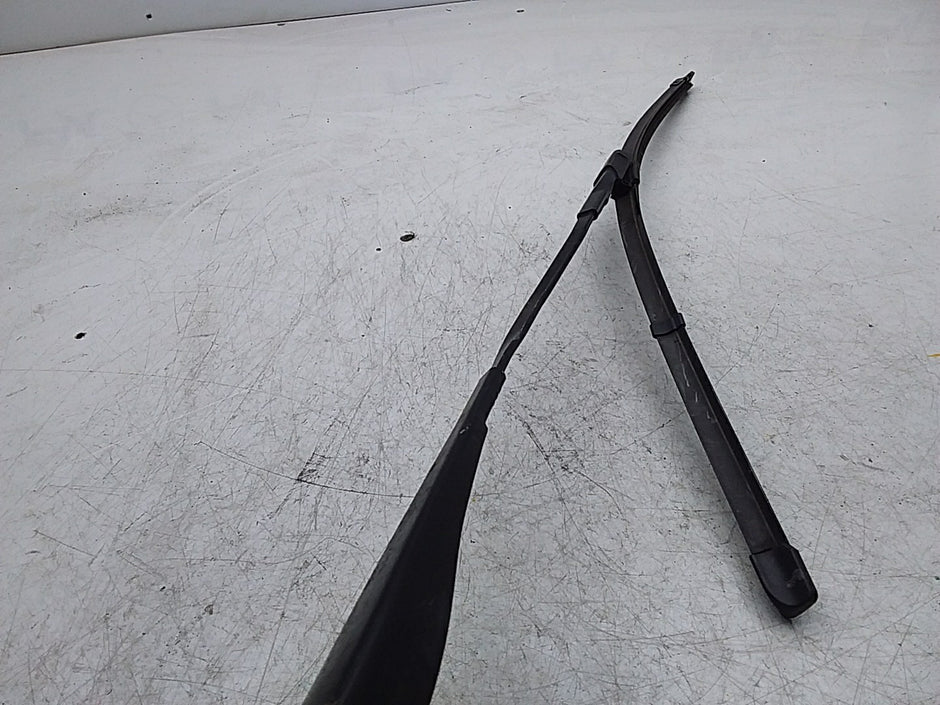 MERCEDES BENZ E-CLASS  W213 FRONT  ARM WIPER WINDSCREEN  W000062234 FM00886